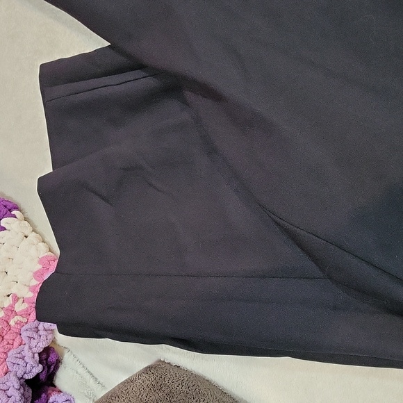 Avenue Straight Leg Pant - Picture 3 of 13